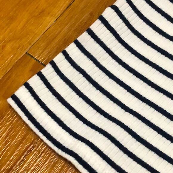 Divided by H&M Striped Off the Shoulder Crop Top Size Large - Picture 3 of 6